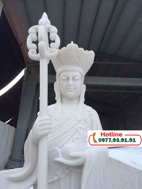 Tượng Phật Địa Tạng bằng đá: Sự kết hợp giữa tâm linh và thiên nhiên